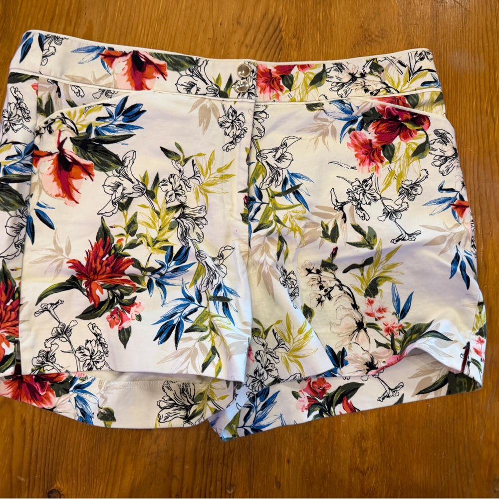 White House Black Market White Floral-Print Short